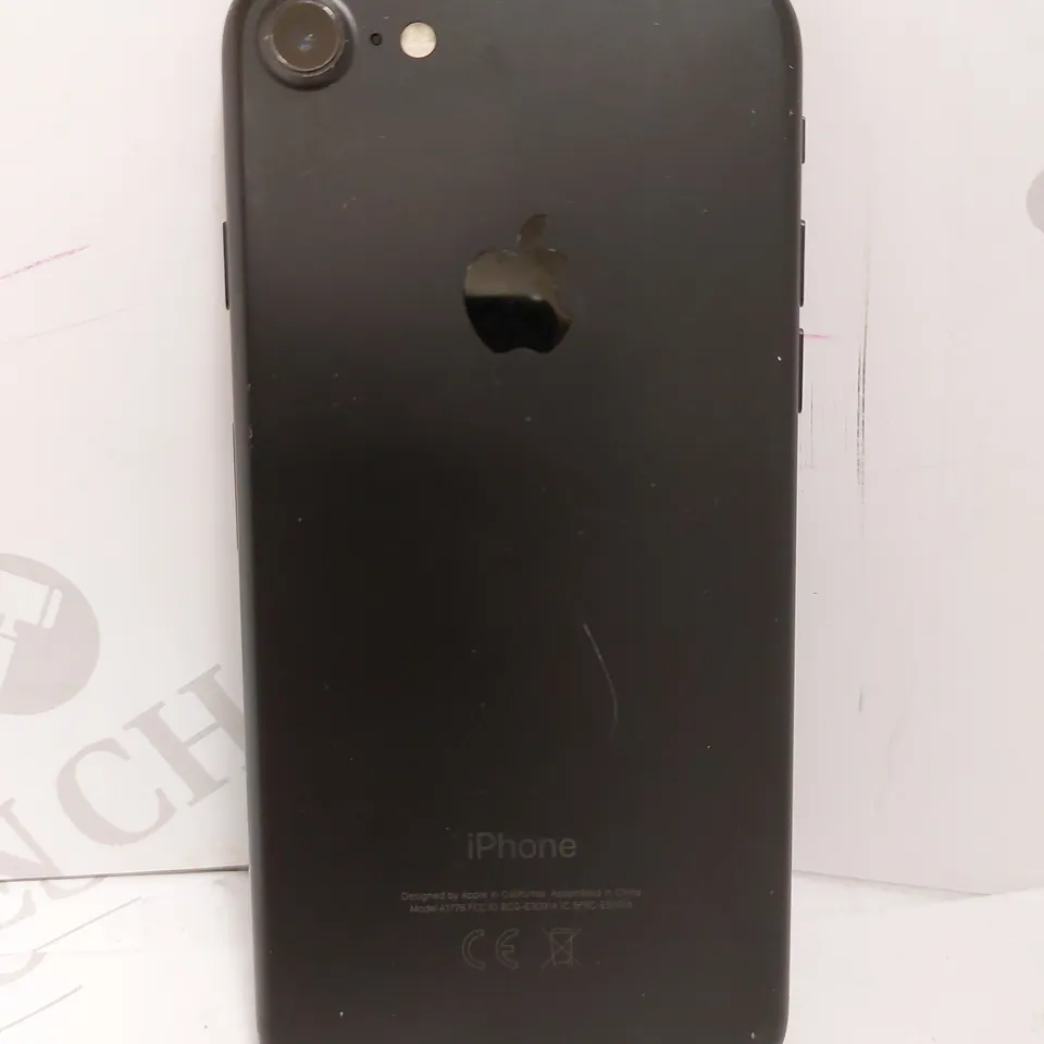 APPLE IPHONE 7 (A1778)