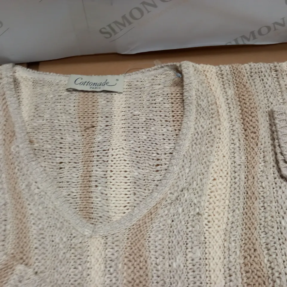 LOT OF APPROXIMATELY 18 COTTONADE V-NECK JUMPERS - SIZE UNSPECIFIED