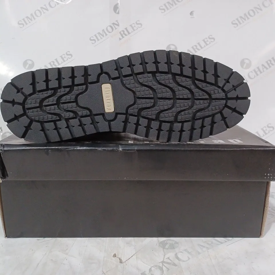 BOXED PAIR OF FIRETRAP AUBIN SHOES IN CAMEL COLOUR UK SIZE 9