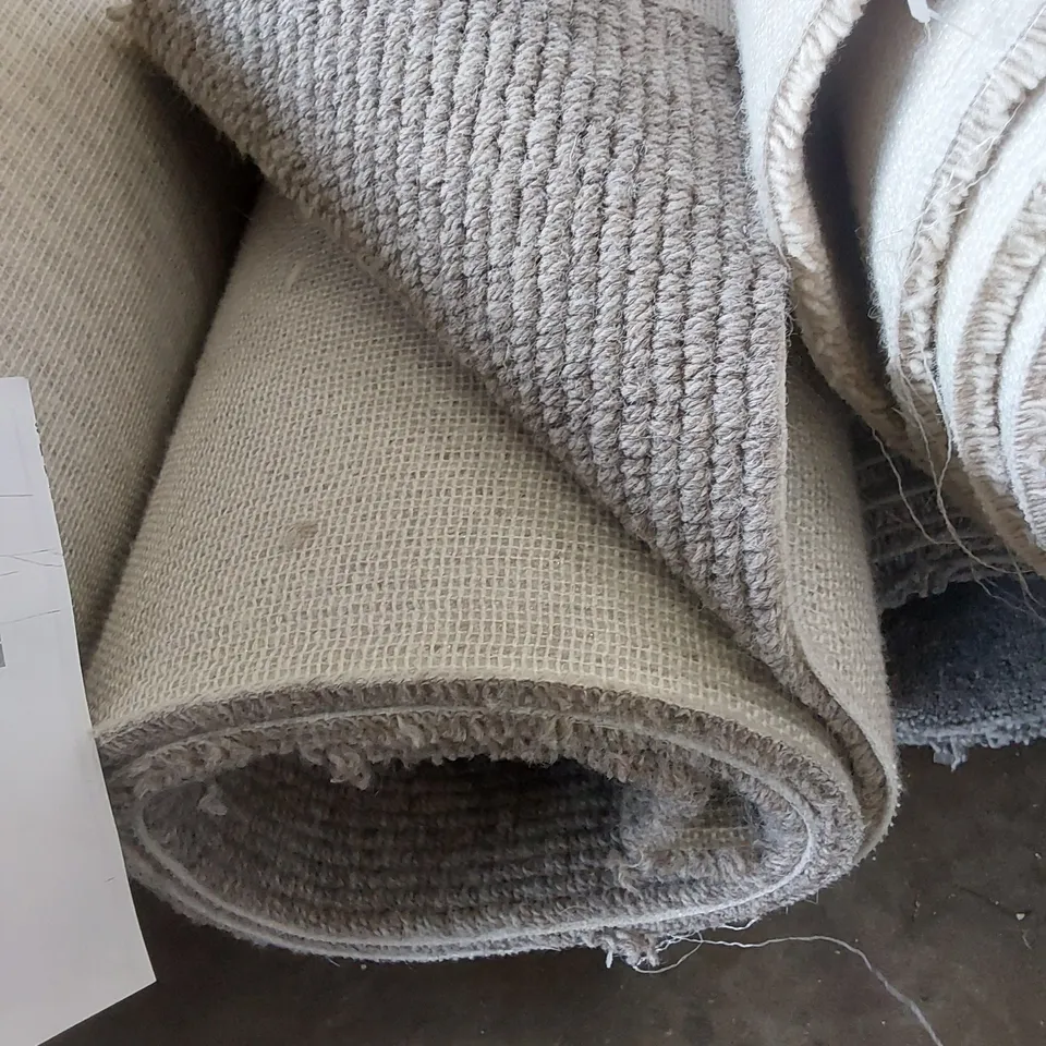 ROLL OF QUALITY BEACHCOMBER STRAND REEF CARPET // SIZE: APPROX 5 X 1.88m