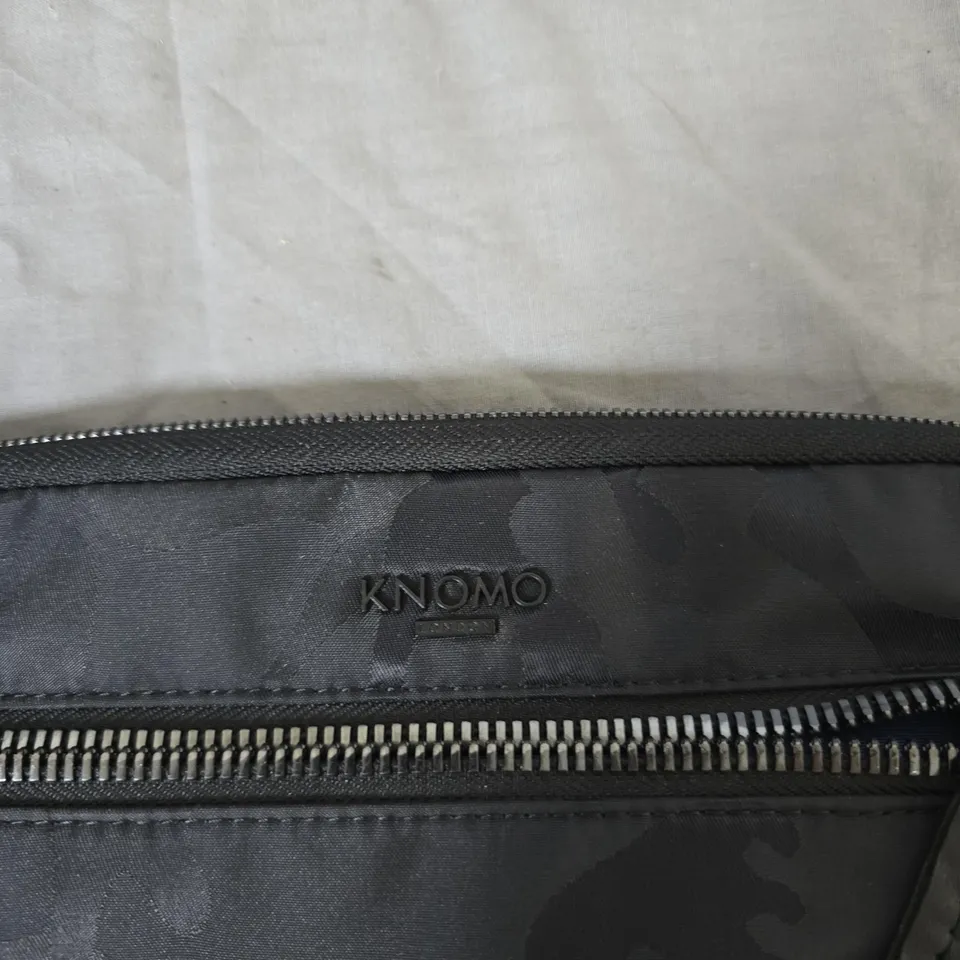 KNOMO CAMOUFLAGE TECH CASE / GADGET ORGANIZER WITH BLUE INTERIOR