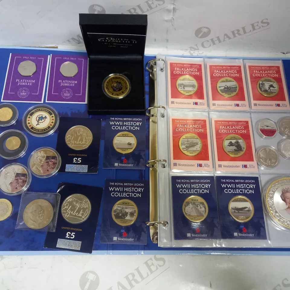 LOT OF APPROXIMATELY 25 COLLECTIBLE COINS & TOKENS