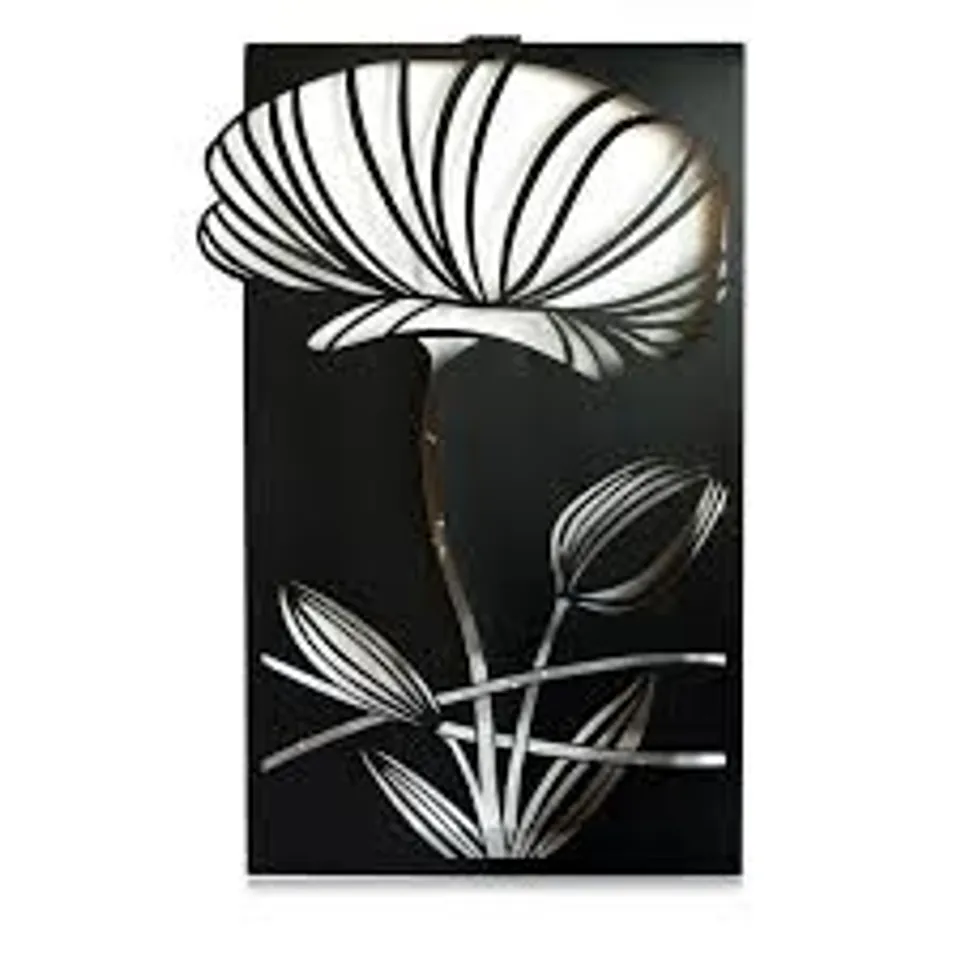 BOXED SOLAR LED FLOWER WALL DECOR