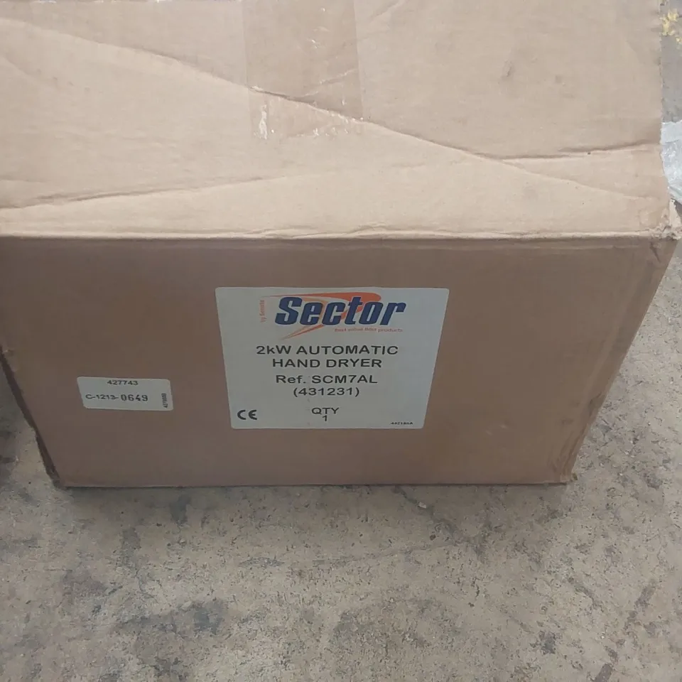 BOXED SECTOR 2KW AUTOMATIC HAND DRYER