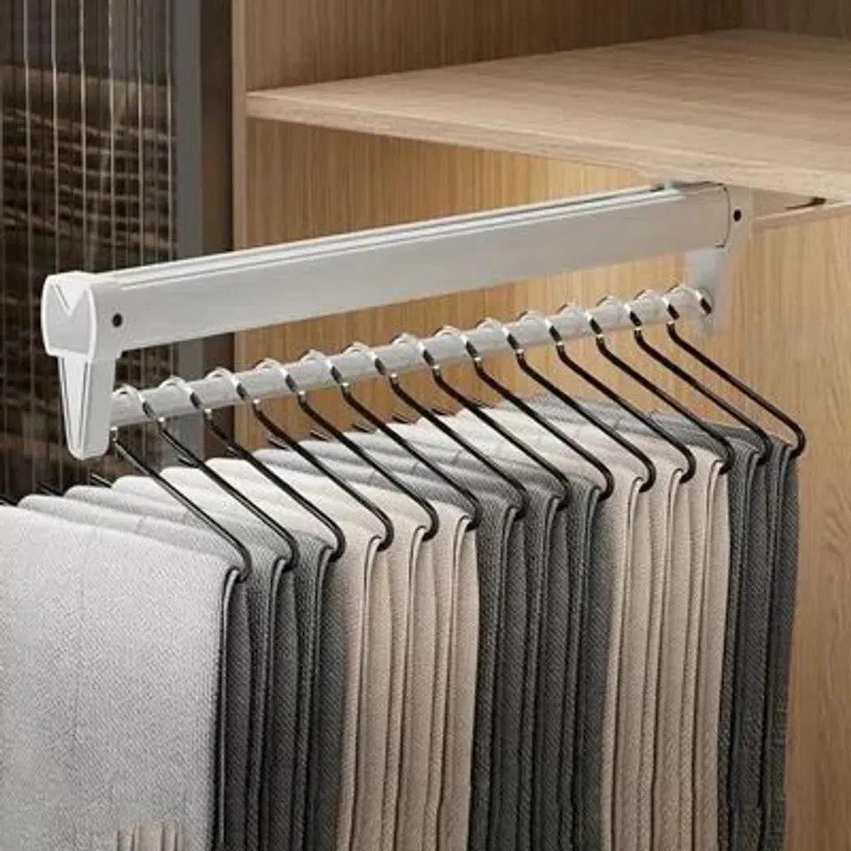BOXED ADJUSTABLE CLOTHING RACK 