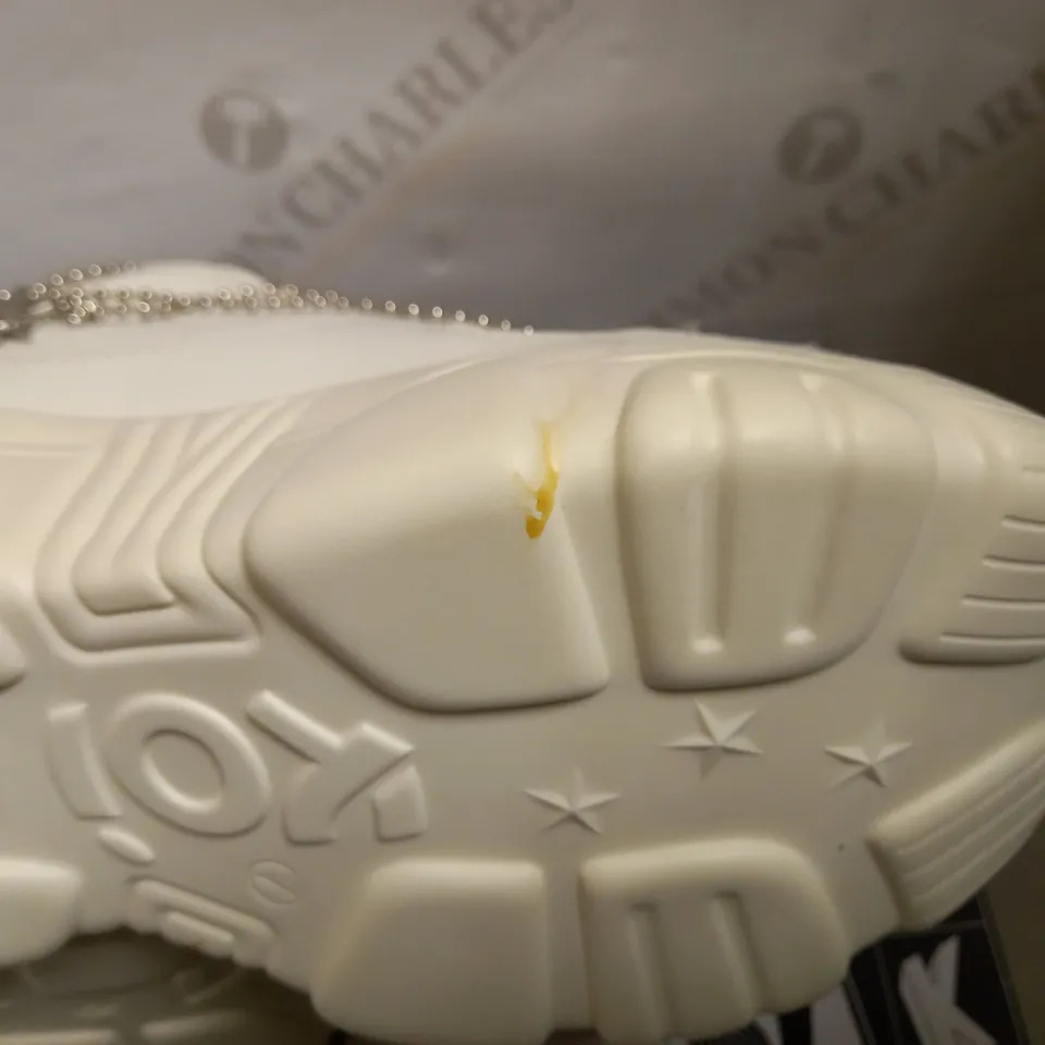 KOI VEGAN JINX WHITE MYSTIC CHARM TRAINERS - SIZE 7