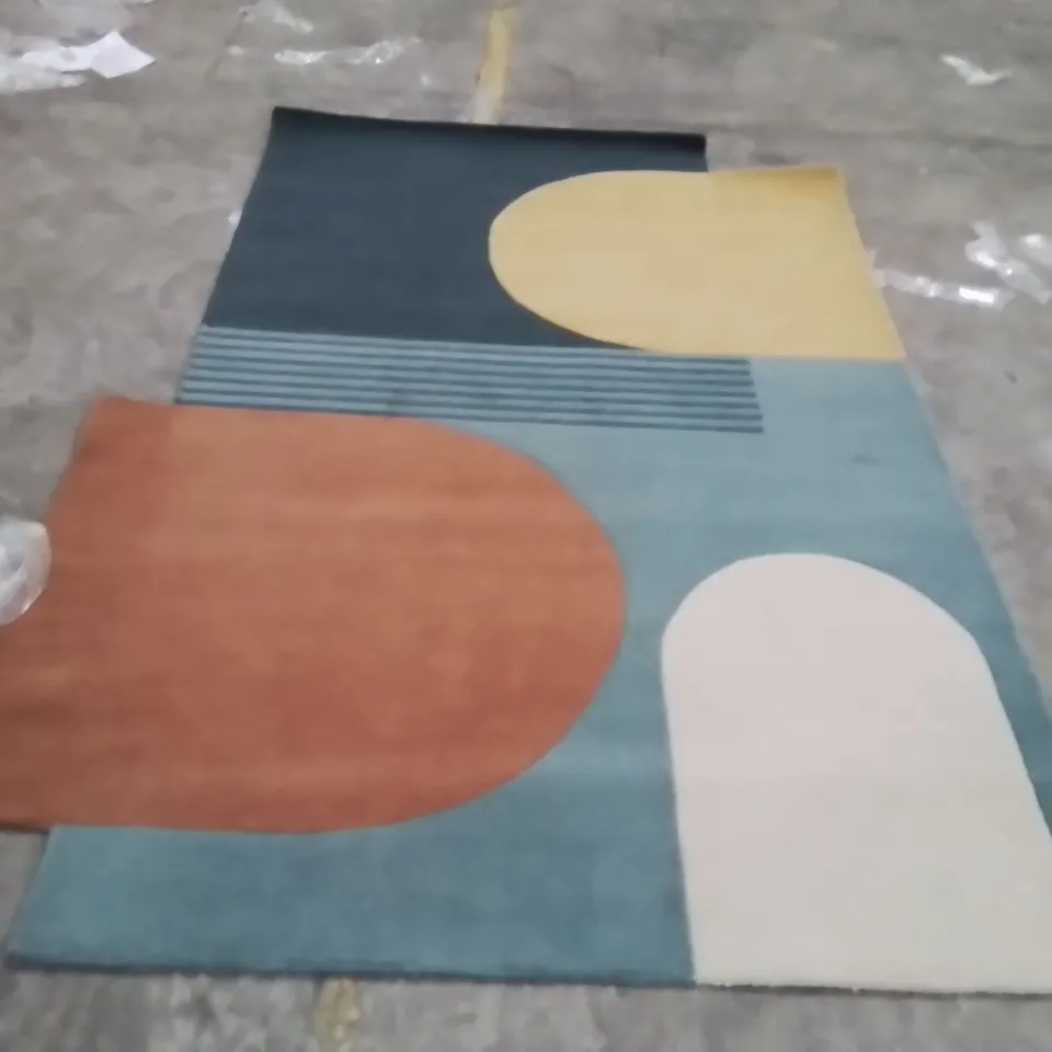 QUALITY DESIGNER AREA RUG - APPROXIMATELY 300X190CM