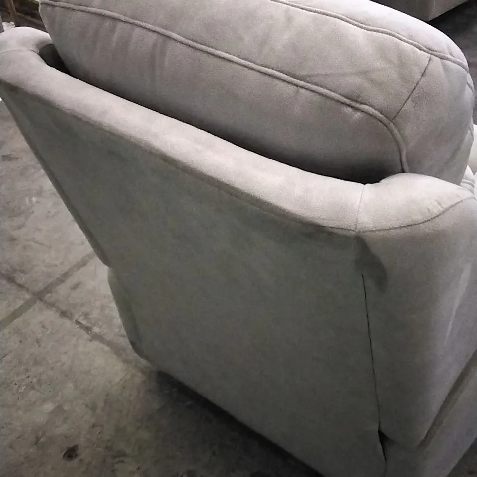 QUALITY BRITISH DESIGNED & MANUFACTURED G PLAN  KINGSBURY POWER RECLINER STINGRAY PLATINUM SUEDE ARMCHAIR 