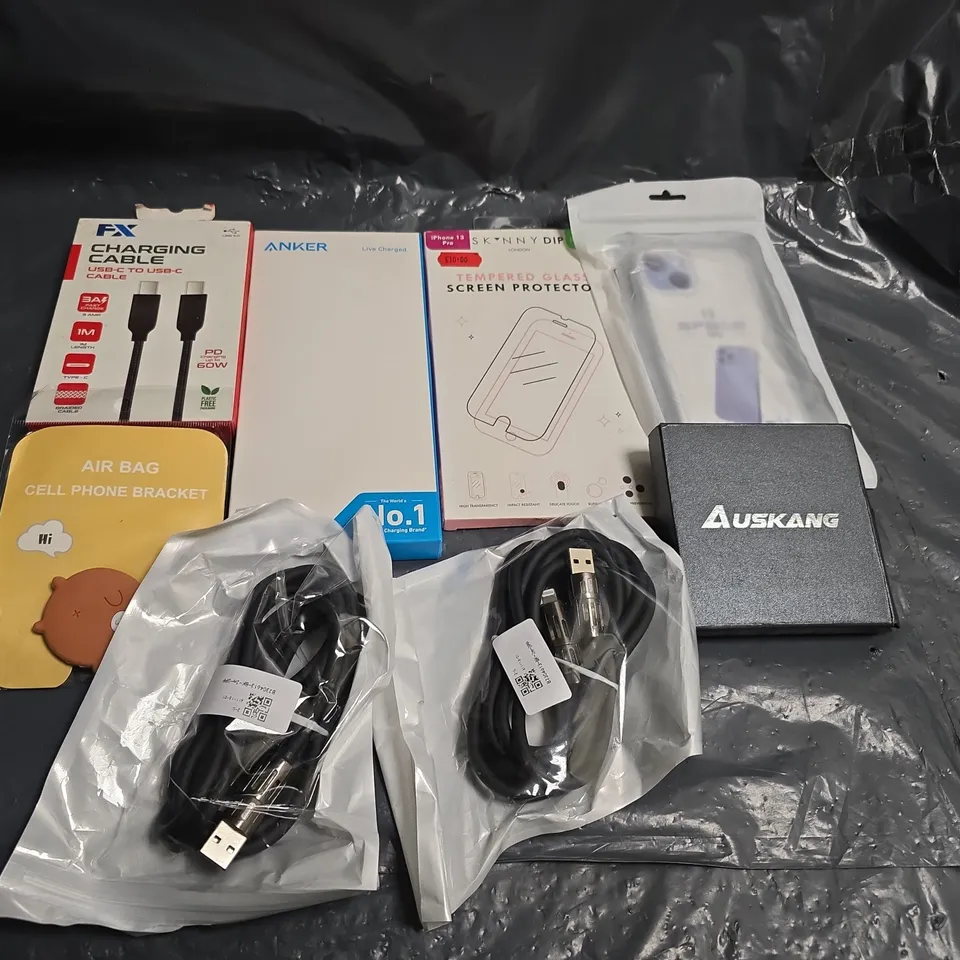 LARGE QUANTIY OF ASSORTED ELECTRICAL ACCESSORIES