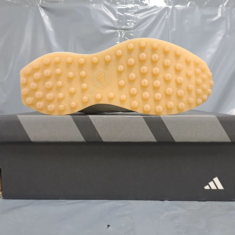 BOXED PAIR OF ADIDAS SG2 SL MID SHOES IN OFF-WHITE SIZE UK 10