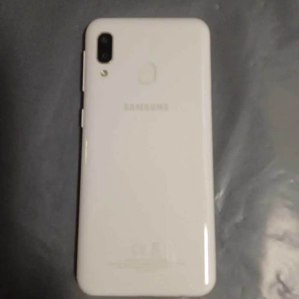 SAMSUNG GALAXY A20E 32GB IN WHITE - SM-A202F/DS