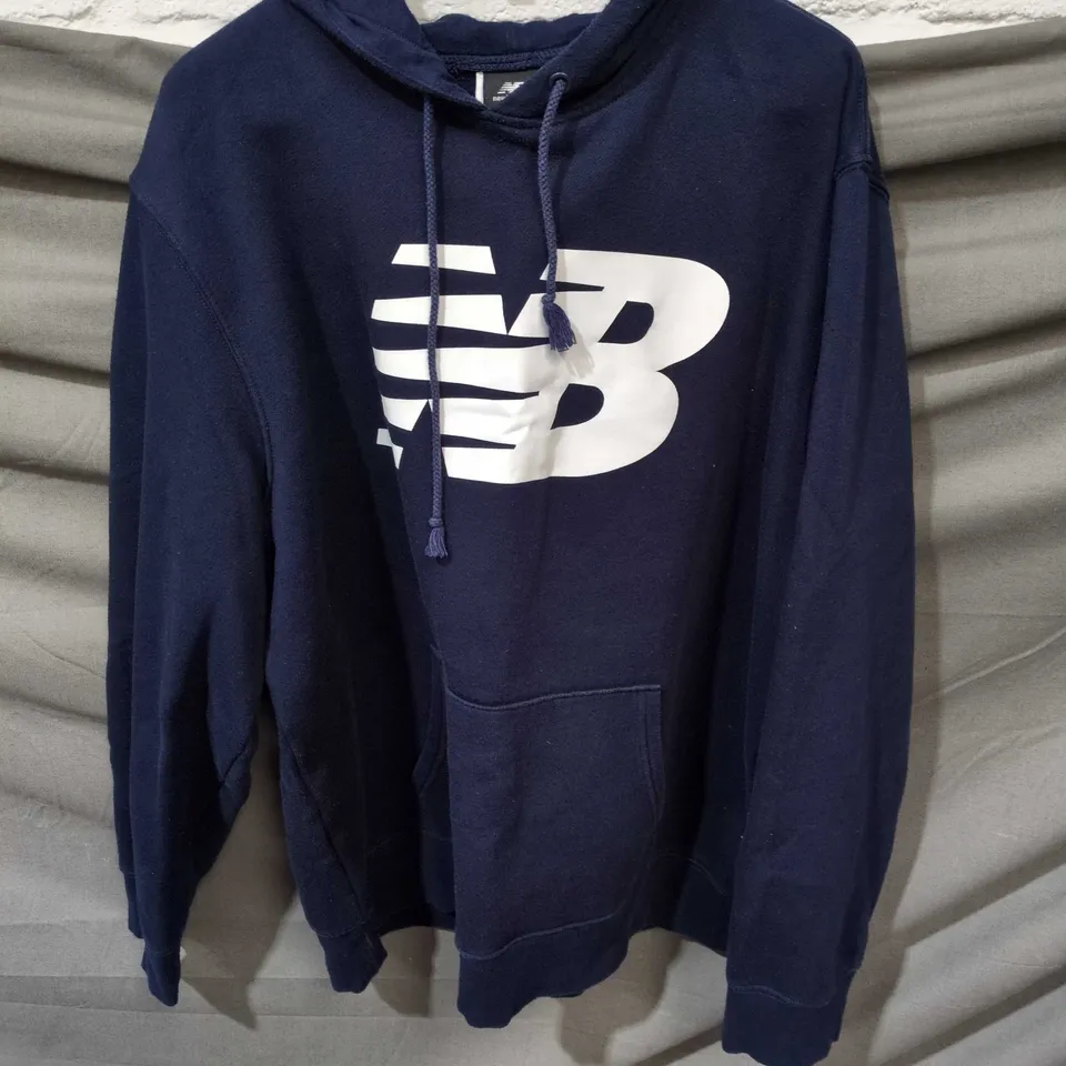 NEW BALANCE NAVY HOODIE – SIZE XL