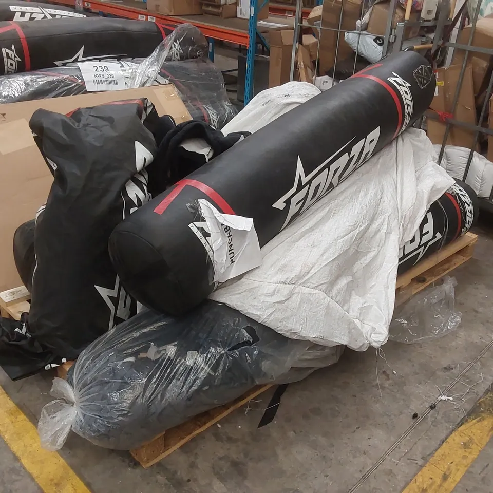 PALLET CONTAINING ASSORTED SPORTS EQUIPMENT INCLUDING PUNCHING BAGS AND MMA TRAINING DUMMIES ECT - CONDITIONS VARY