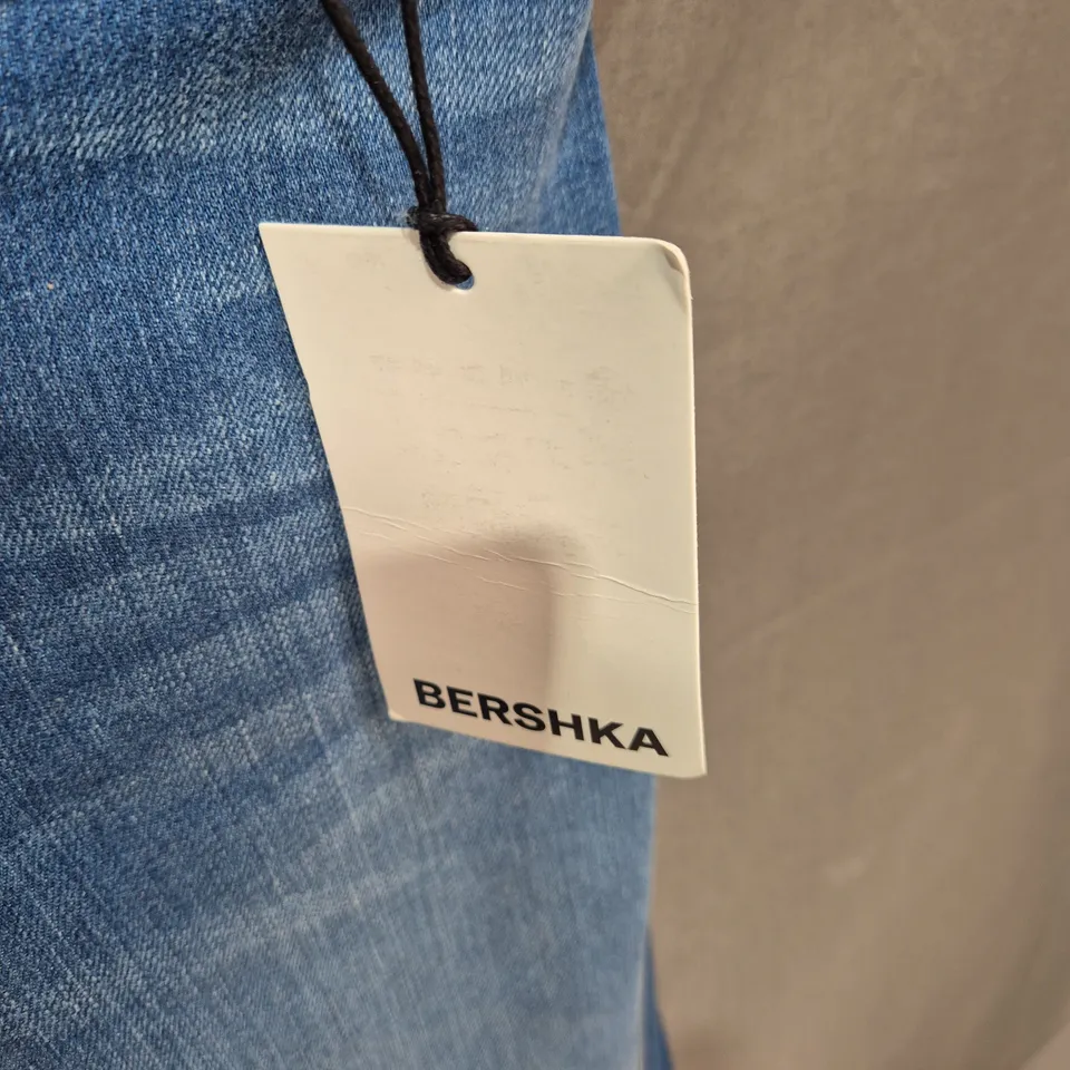 BERSHKA BLUE DENIM JEANS – SIZE 32 (WOMEN)