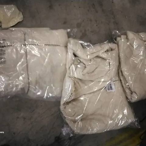 BOX OF ASSORTED BRAND NEW CREAM MARLA WYNNE QUILTED TOGGLE COATS