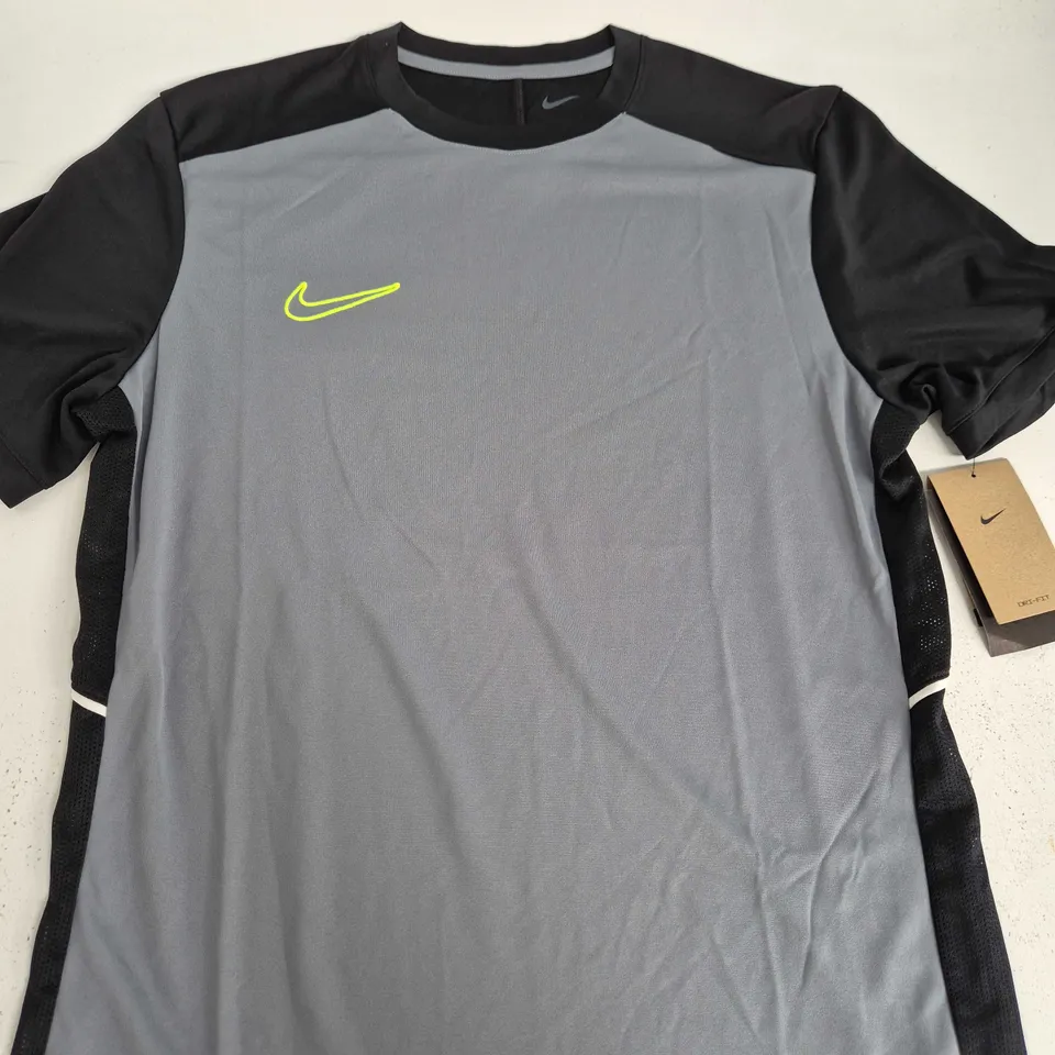 NIKE DRI-FIT T-SHIRT – SIZE LARGE