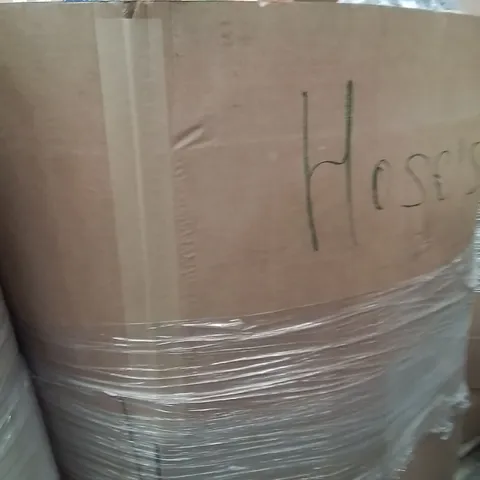 PALLET CONTAINING A LARGE QUANTITY OF HOSES