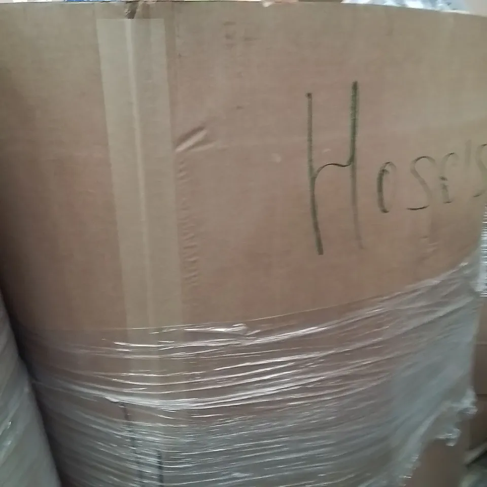 PALLET CONTAINING A LARGE QUANTITY OF HOSES 