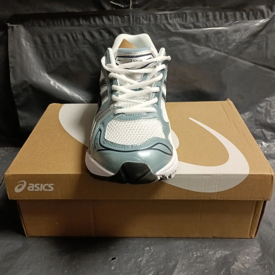 BOXED PAIR OF ASICS GEL-KAYANO 14 TRAINERS IN BLUE/SILVER/BLACK/WHITE SIZE UK 11