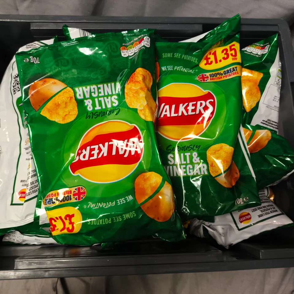 APPROXIMATELY 12 WALKERS SALT & VINEGAR CRISPS – 70G BAGS
