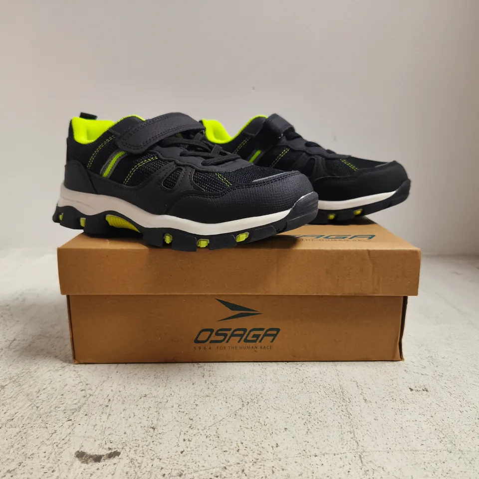 BOXED PAIR OF OSAGA COLUMBIA TRAINERS IN BLACK/GREEN SIZE 2