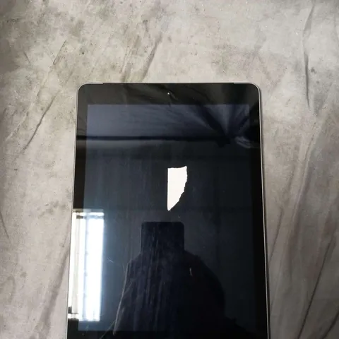 APPLE IPAD 9.7 IN SILVER