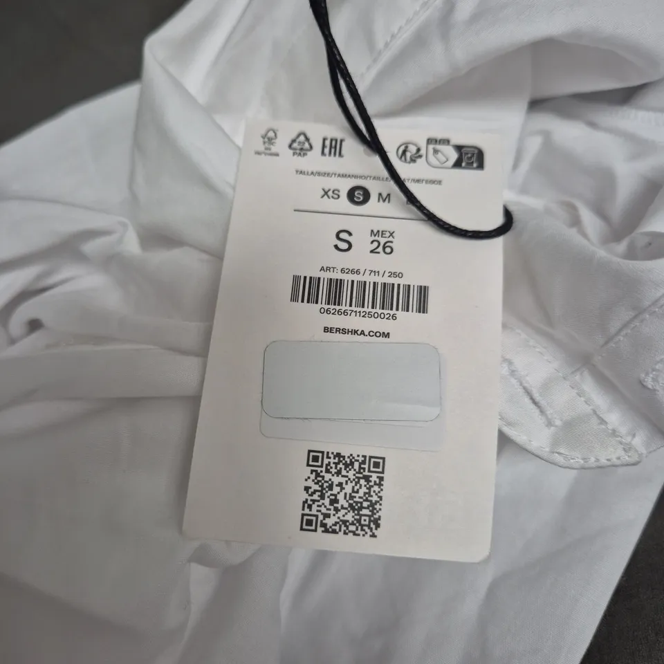 BERSHKA WOMEN'S WHITE BUTTON-DOWN SHIRT WITH DRAWSTRING WAIST – SIZE S