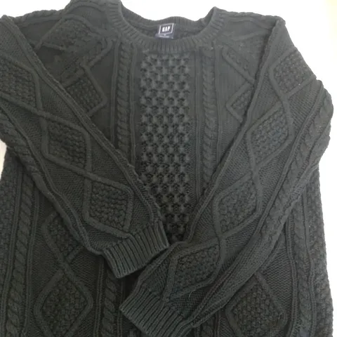 GAP KNITTED BLACK JUMPER - M