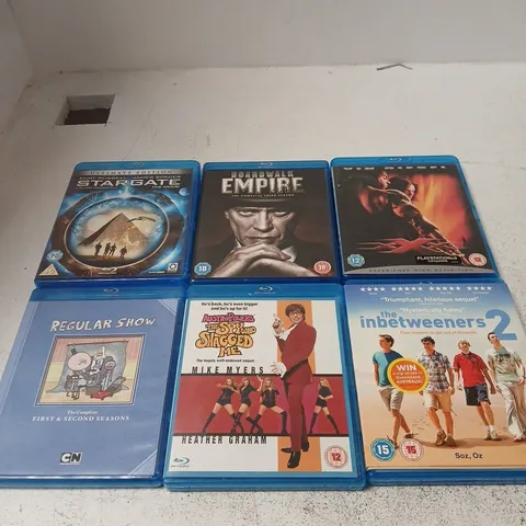 APPROXIMATELY 10 ASSORTED BLU RAY MOVIES/BOX SETS TO INCLUDE STARGATE, INBETWEENERS 2, XXX ETC