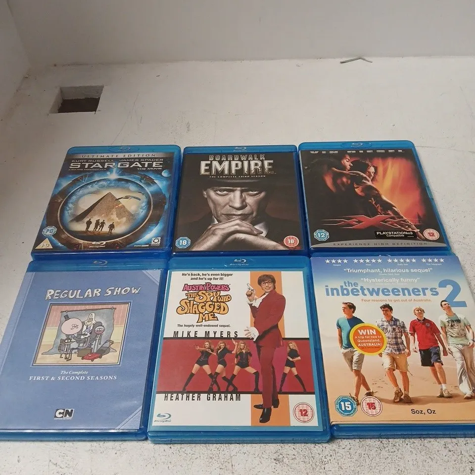APPROXIMATELY 10 ASSORTED BLU RAY MOVIES/BOX SETS TO INCLUDE STARGATE, INBETWEENERS 2, XXX ETC  