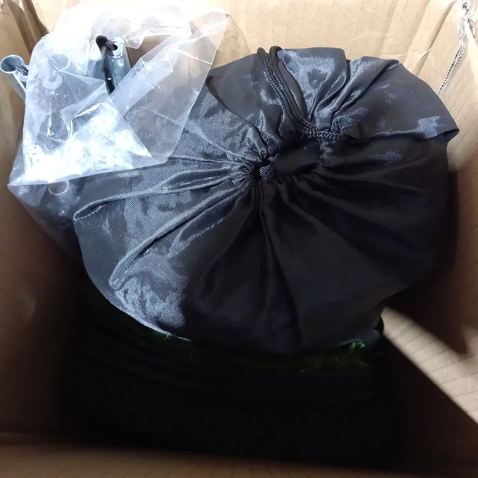 BOXED DESIGNER GOLF TRAINING TENT 