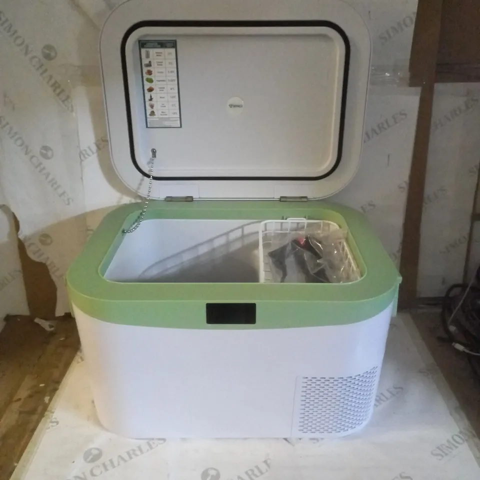BOXED BINGI PORTABLE REFRIDGERATOR - WHITE/GREEN