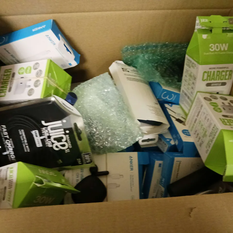 APPROXIMATELY 25 ASSORTED ELECTRICALS TO INCLUDE JBL EARBUDS, ANKER PLUG, MAGTEC POWERBANK, ETC