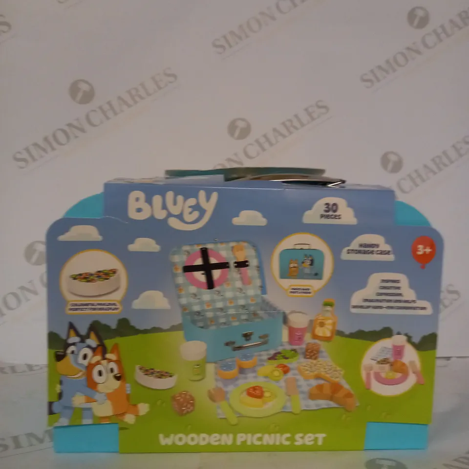 BLUEY PICNIC SET  RRP £24.99