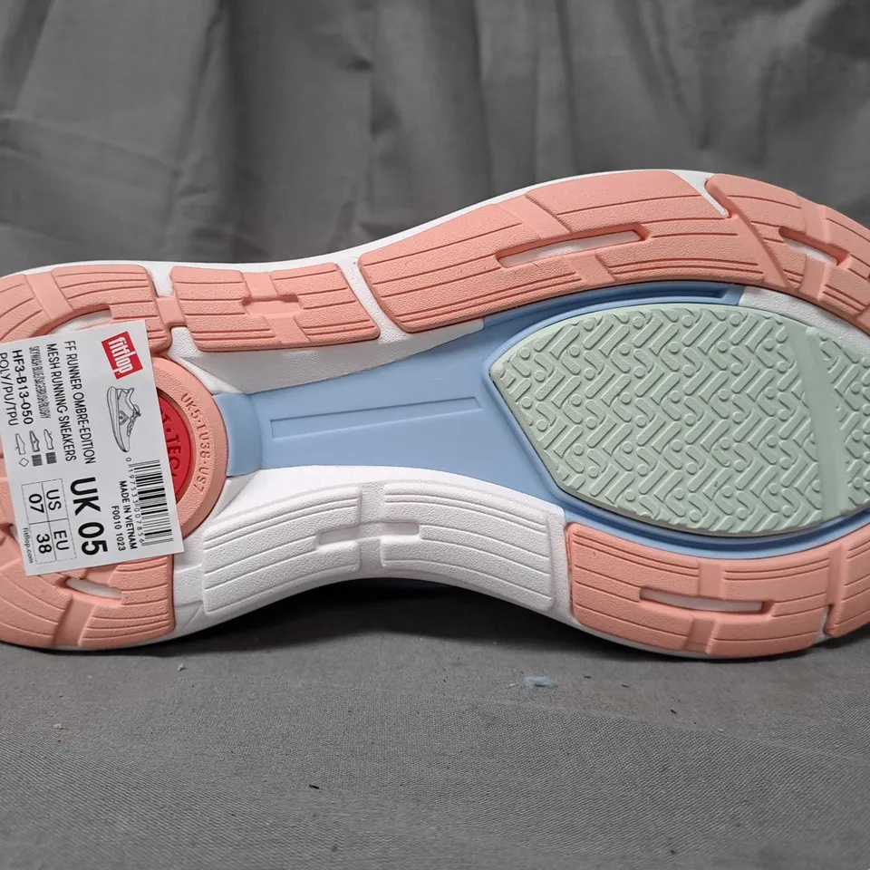 PAIR OF FITFLOP SHOES IN PASTEL BLUE/GREEN UK SIZE 5
