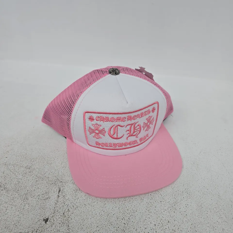 COMME DES GARÇONS X CHROME HEARTS CAP – PINK MESH