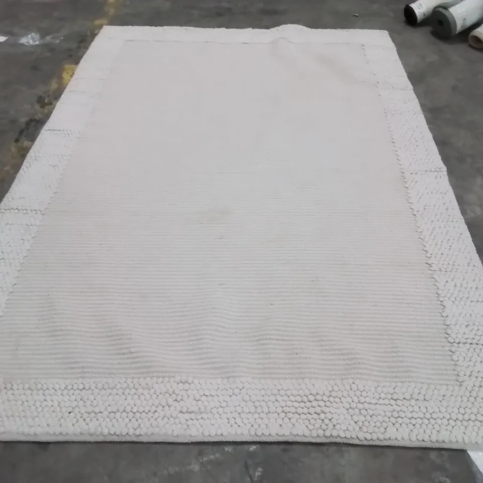 QUALITY DESIGNER AREA RUG - APPROXIMATELY 250X170CM