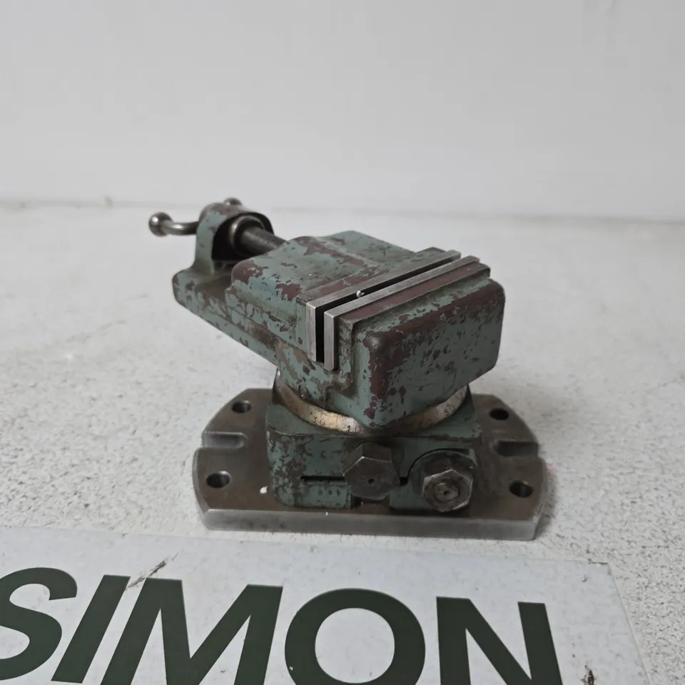 VINTAGE BENCH VISE WITH BASE PLATE