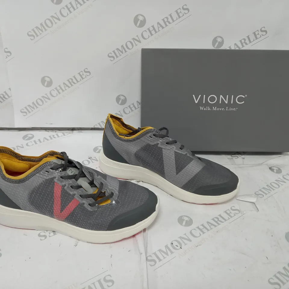 VIONIC SIZE 6 SPORT SHOES 