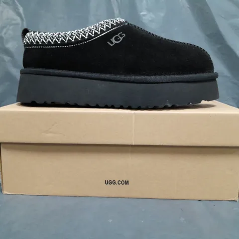 BOXED PAIR OF UGG WOMEN'S TAZZ SHOES IN BLACK SIZE UK 6