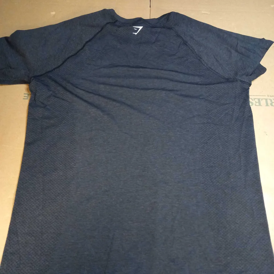 GYM SHARK TRAINING TOP IN GREY - SIZE M