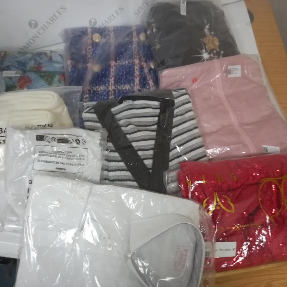 LARGE QUANTITY OF ASSORTED BAGGED CLOTHING ITEMS