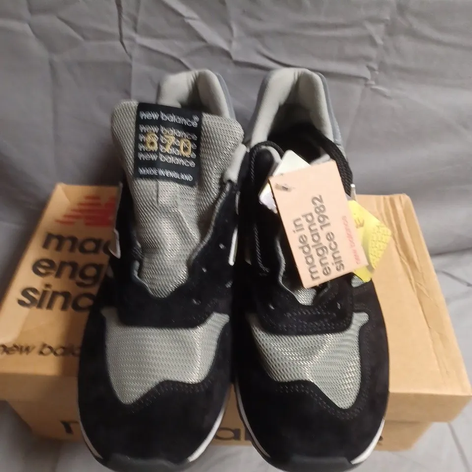 BOXED PAIR OF NEW BALANCE SNEAKERS – UK SIZE 6