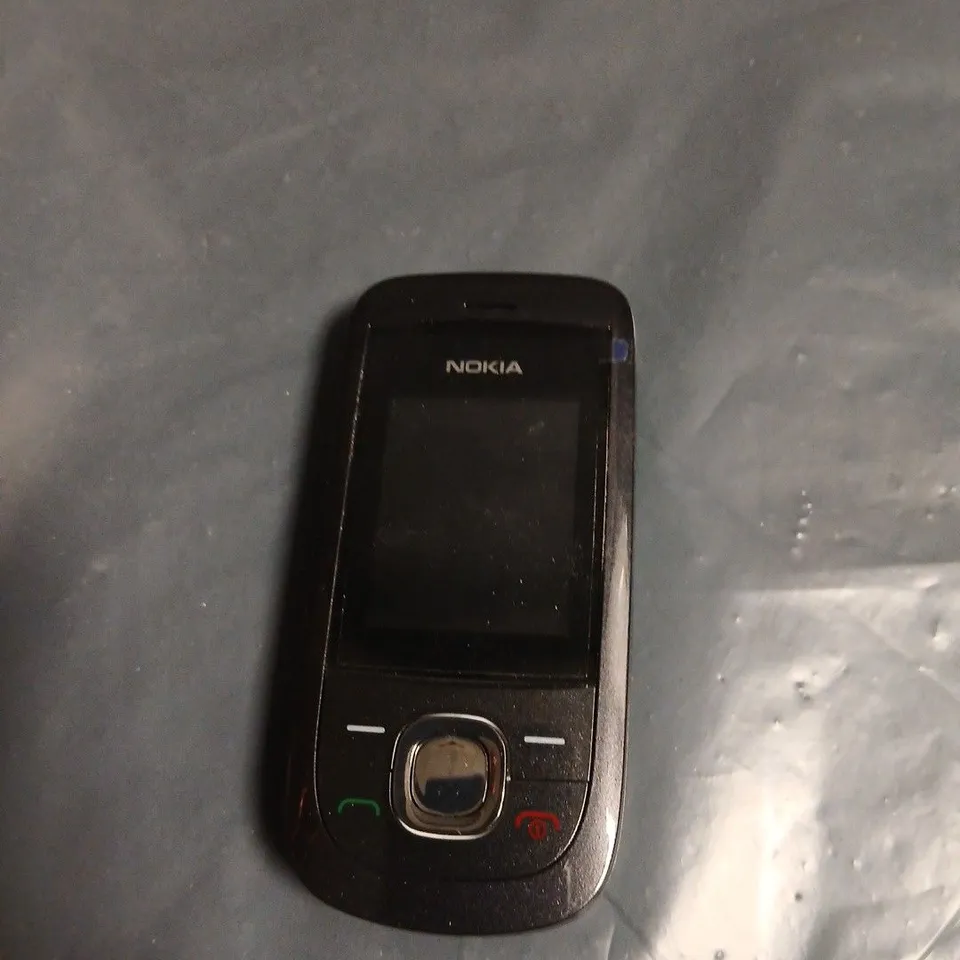 NOKIA 2220 SLIDE IN BOX + NOKIA FEATURE PHONE (BLACK) 