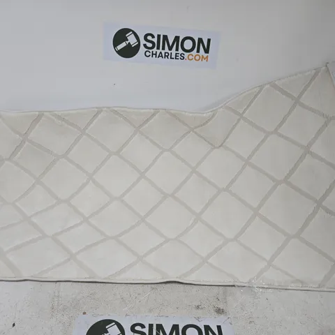 WHITE CRISS CROSS PATTERN RUG