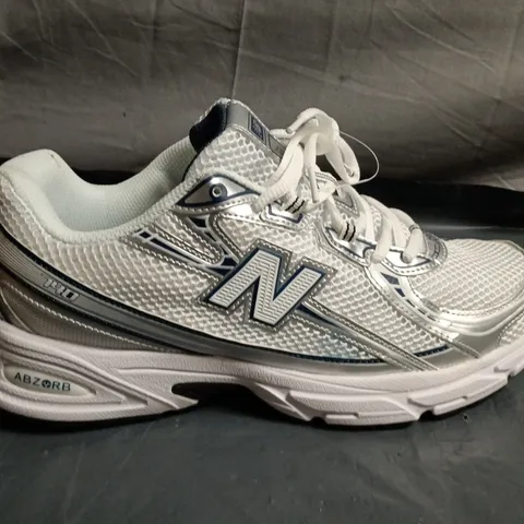 BOXED PAIR OF NEW BALANCE ABZORB RUNNING SHOES - UK SIZE 9.5