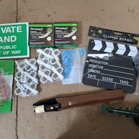 APPROXIMATELY 10 ASSORTED HOUSEHOLD ITEMS TOO INCLUDE FLUTE, PRIVATE LAND SIGN, AND HOLLYWOOD BOSRD ETC. 