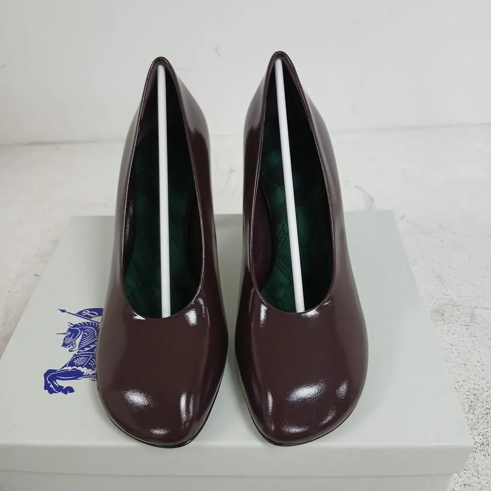 BURBERRY BURGUNDY PATENT LEATHER HIGH HEEL – UK 5 (EU 38)