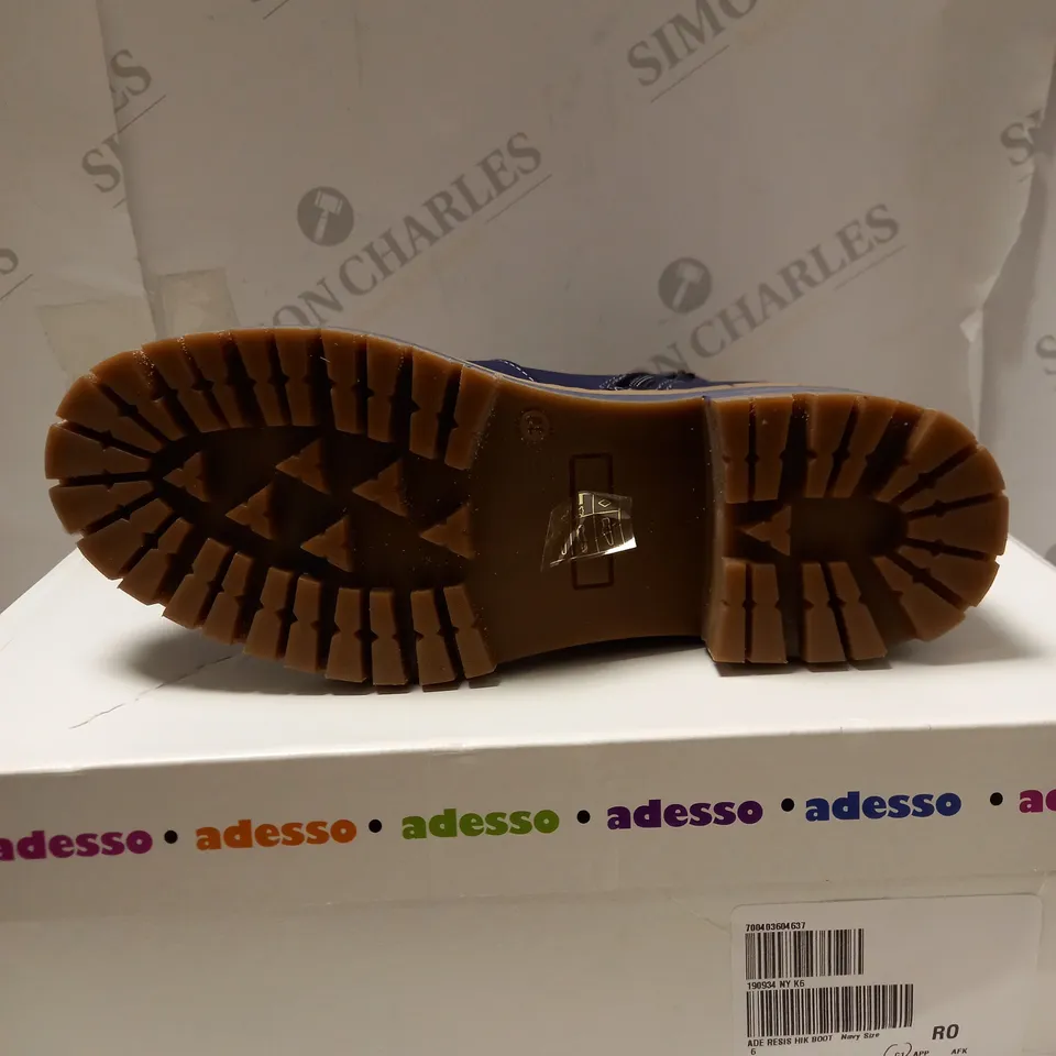 ADESSO RESISTANCE NAVY HIKING BOOTS - SIZE 6
