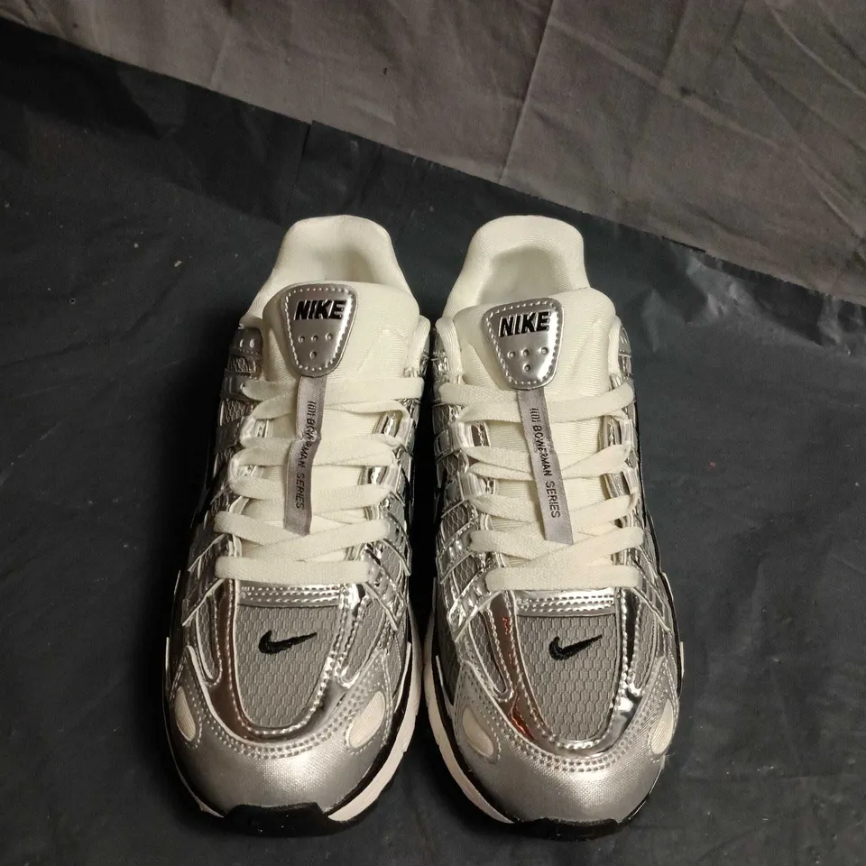 UNBOXED PAIR OF NIKE TRAINERS – UK SIZE 5.5